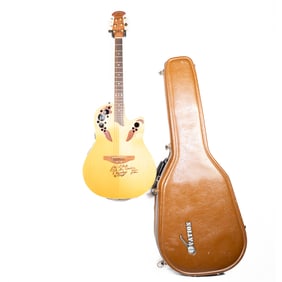Ovation Celebrity Elec/Acoustic Guitar Roy Clark