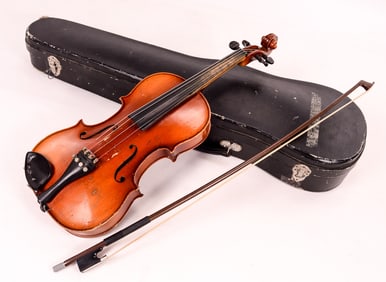 Half Size Suzuki Violin and Bow in Case