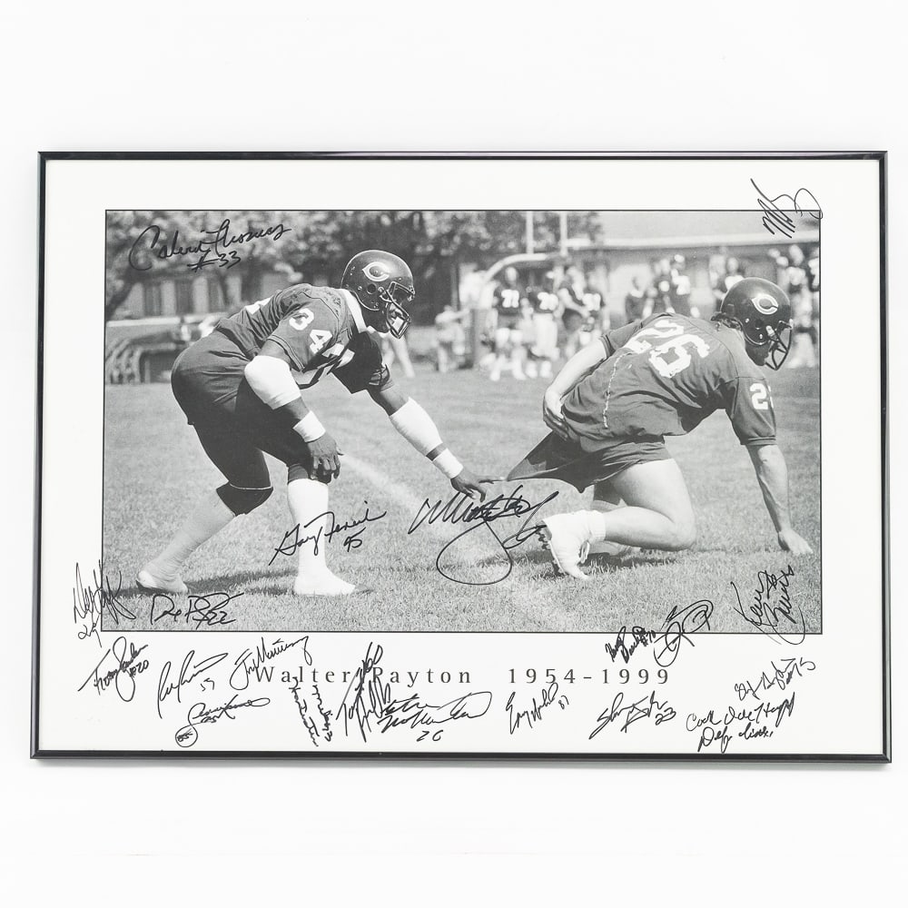 1985 Bears Autographed Walter Payton Photograph (1 of 11)