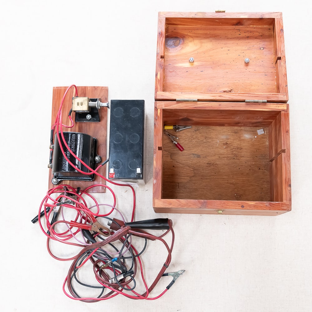 Buzz Box for Hit N Miss Gas Engine: Nice wood box with ignition switch, coil, and 12 V battery for starting old hit n miss engines