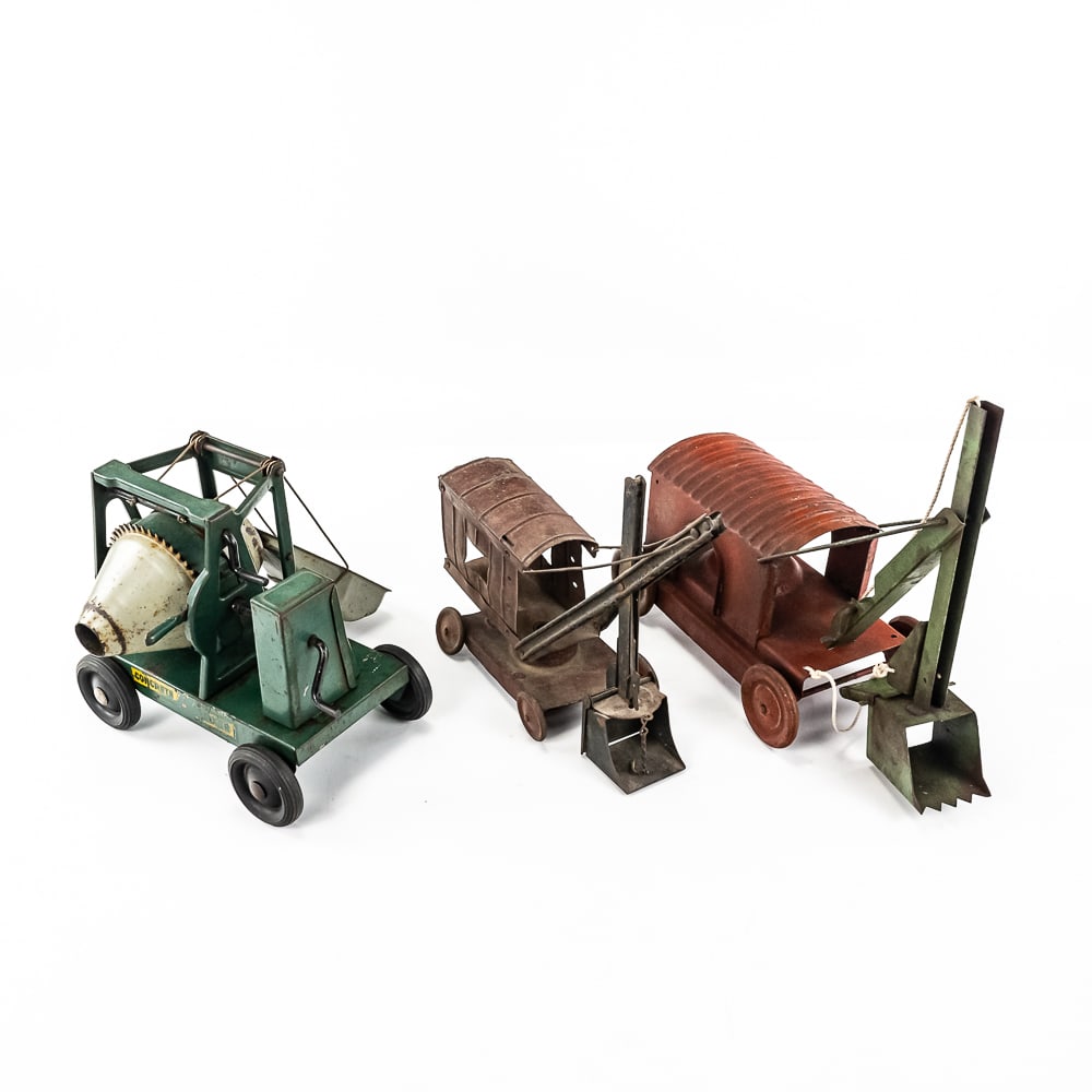 Structo Toy Steam Shovel & Buddy L Concrete Mixer: Collection features 1920s Structo and unmarked toy mule/ steam shovels along with vintage Buddy L toy concrete mixer. All with age and wear marks; perfect addition to your collection. Please use photo