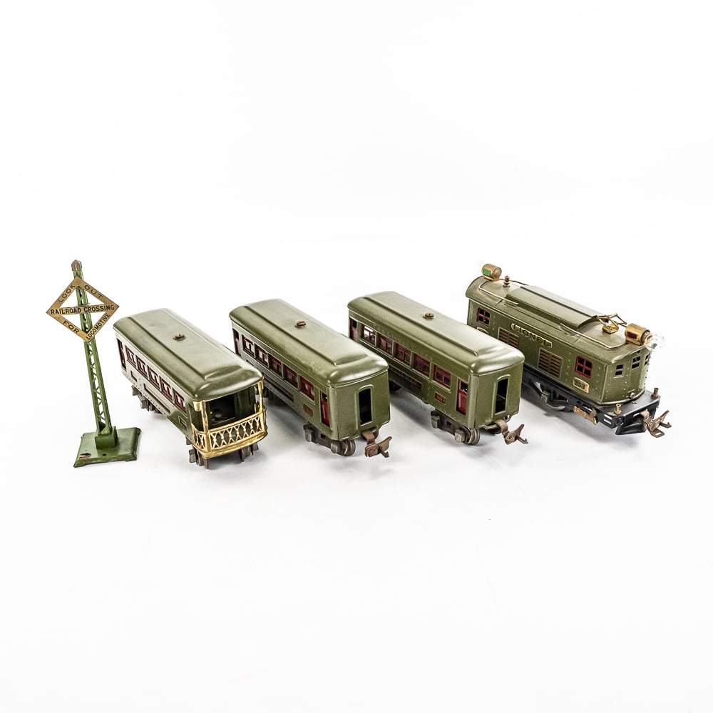 1926 Lionel 253 Loco (2) 607 Pullman 608 Obsv. Car: 1926 Lionel 253 Locomotive along with a pair of 607 Pullman and single 608 Observation railway cars. Additional Lionel Look Out Rail Road Crossing for Locomotive signal. Very good overall condition wi
