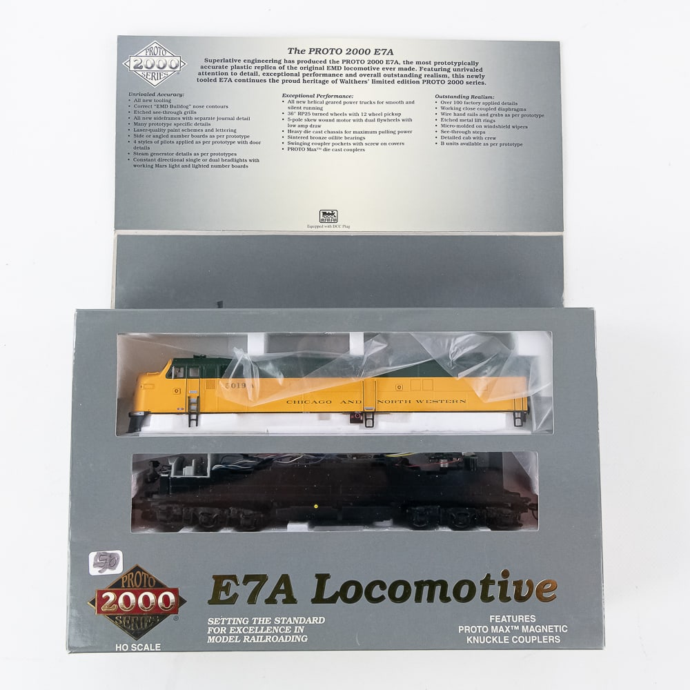Proto 2000 Series E7A Locomotive #920-47959: Proto 2000 Series E7A HO Scale Locomotive Ph1 with Mars light #920-47959. In excellent condition, appear to be new in box. Please see photos.