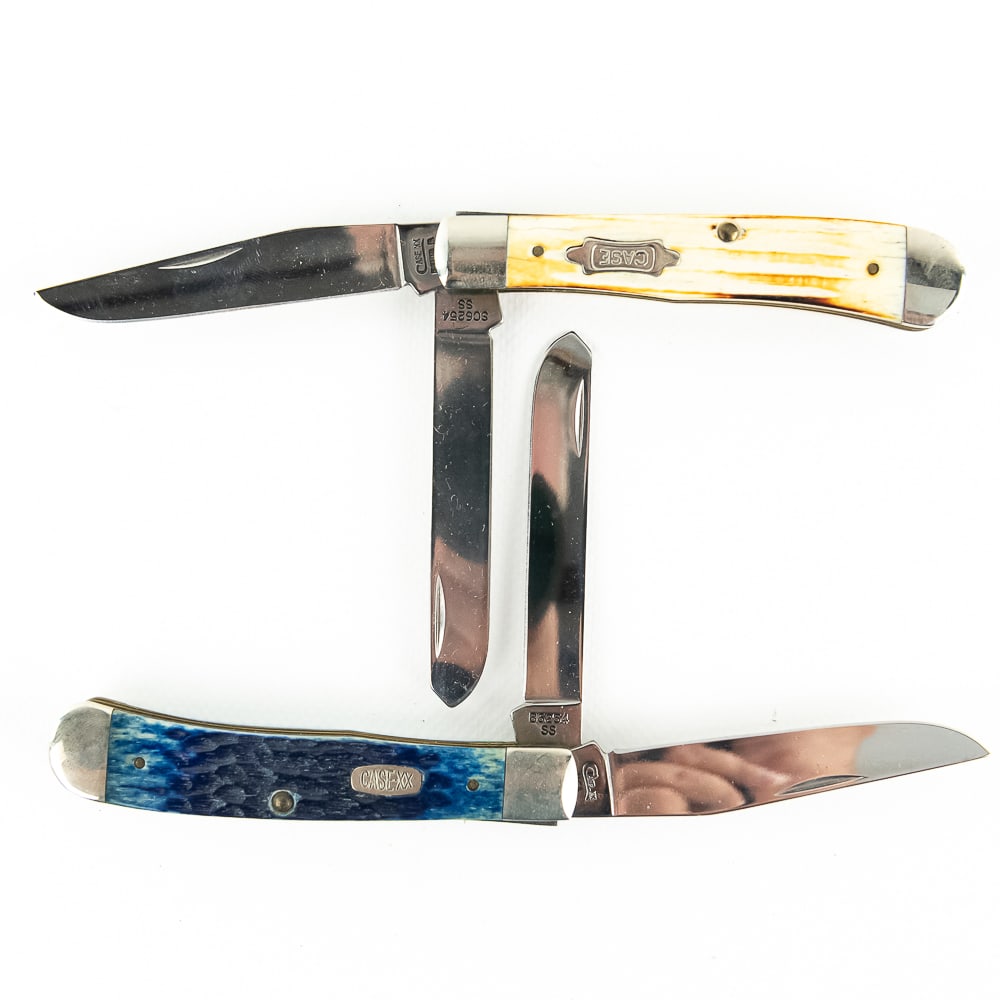 2 Case XX 6254 Trapper Knives (1990s): 2 Case XX USA Model 6254 Trapper knives. 1990s Production. Both knives are like new with only minor storage wear on bolsters. Very nice high quality US made knives with bone handles. Excellent collect