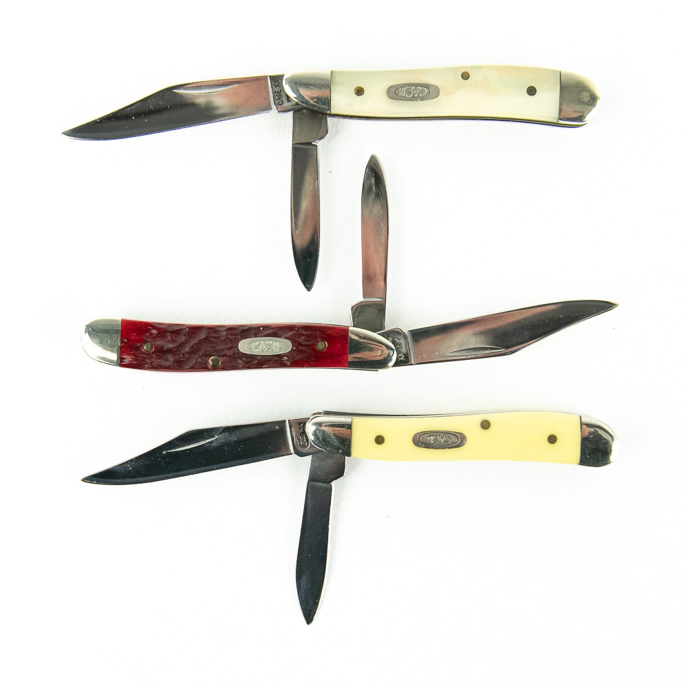3 CASE XX USA Asst. "PEANUT" Patterns 1990's: Here are 3-CASE Peanuts from the 90's - Fist is a 3220CV with yellow composition scales; next is a DR6220 SS with beautiful red jigged bone scales; and finally a 9220 SS with imitation pearl (cracked