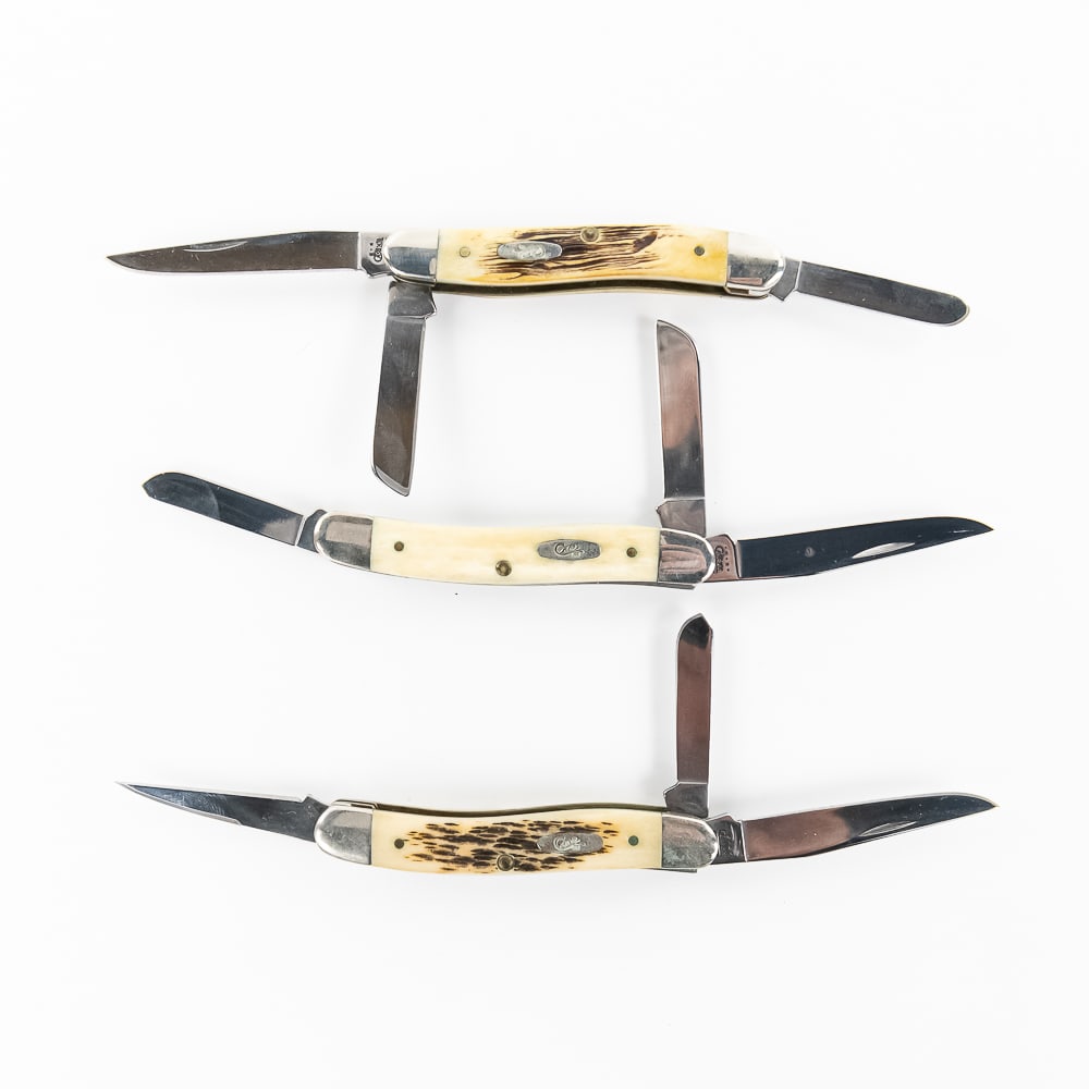 2 Case XX 6318 SS Stockman Knives (2000s): 3 Case XX Model 6318 SS Stockman Knives. All are early 2000s Production and are in like new condition with only minor storage wear on bolsters. 2 Different colors of bone handles. 3.5" closed length. 