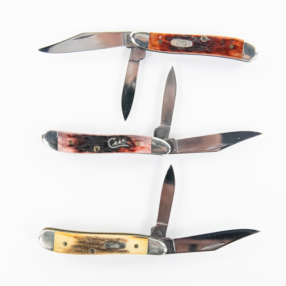 3 Case XX 6220 Peanut Knives (2000s): 3 Case XX Model 6220 Peanut knives. All are early 2000s production and are in like new condition with only minor storage wear on bolsters. 3 Different colors of bone handles. 2.75" closed length. Exce