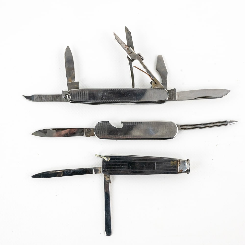 3 Vintage Japanese Grooming Pocket Knives (1 of 14)