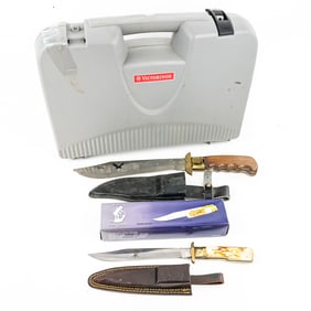 2 Folding Bowie Knives