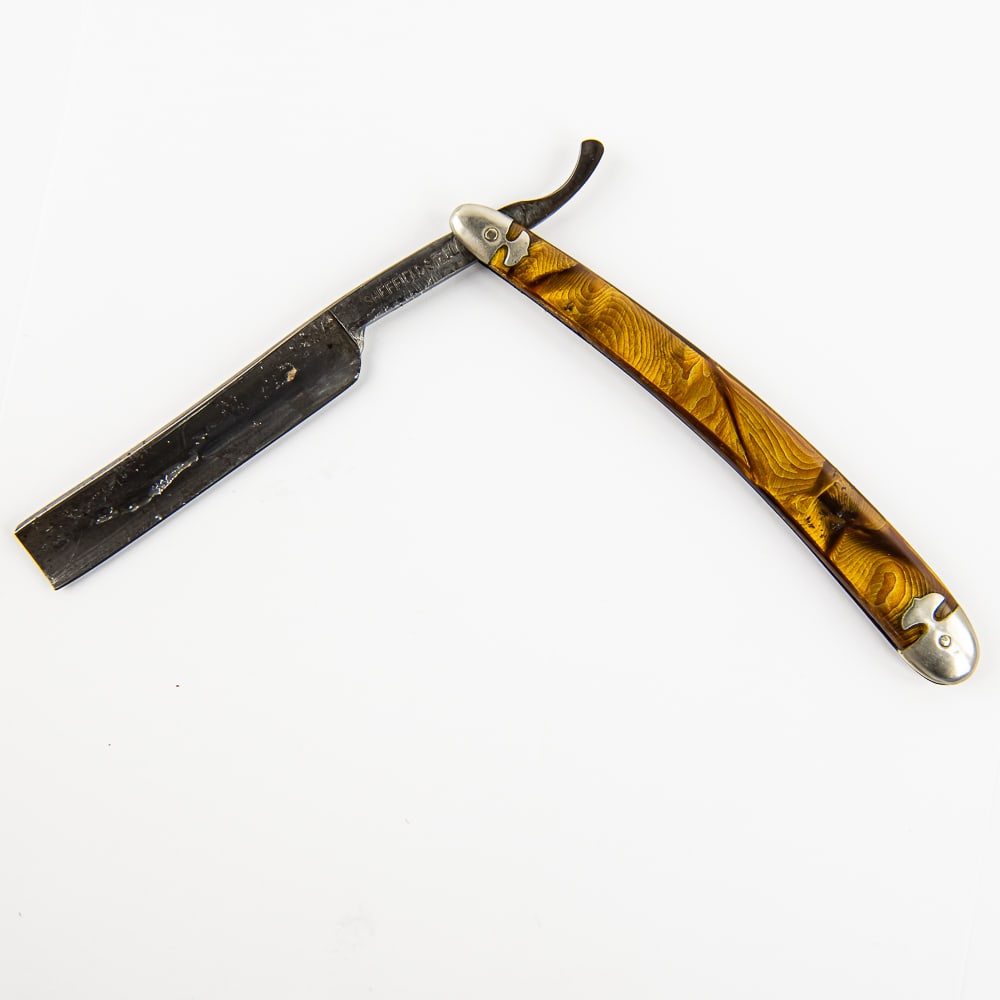 Sheffield Steel Straight Razor (1 of 3)