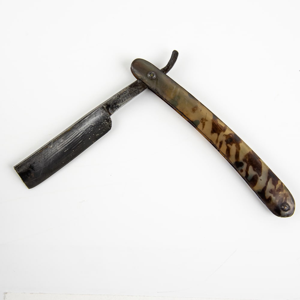 *G. Johnson & Co Tortoiseshell Straight Razor (1 of 3)