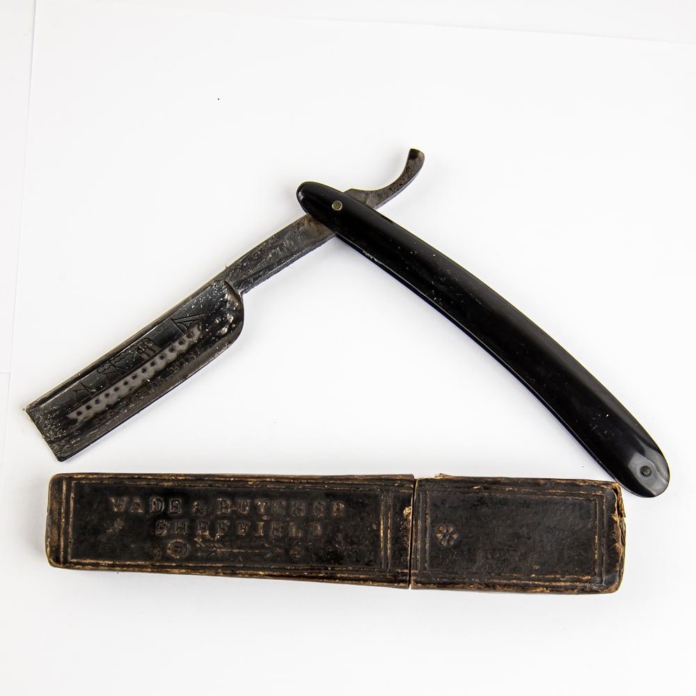 H. Boker & Co S.S. Paris Wins Razor w/ Unorig. Bo (1 of 5)