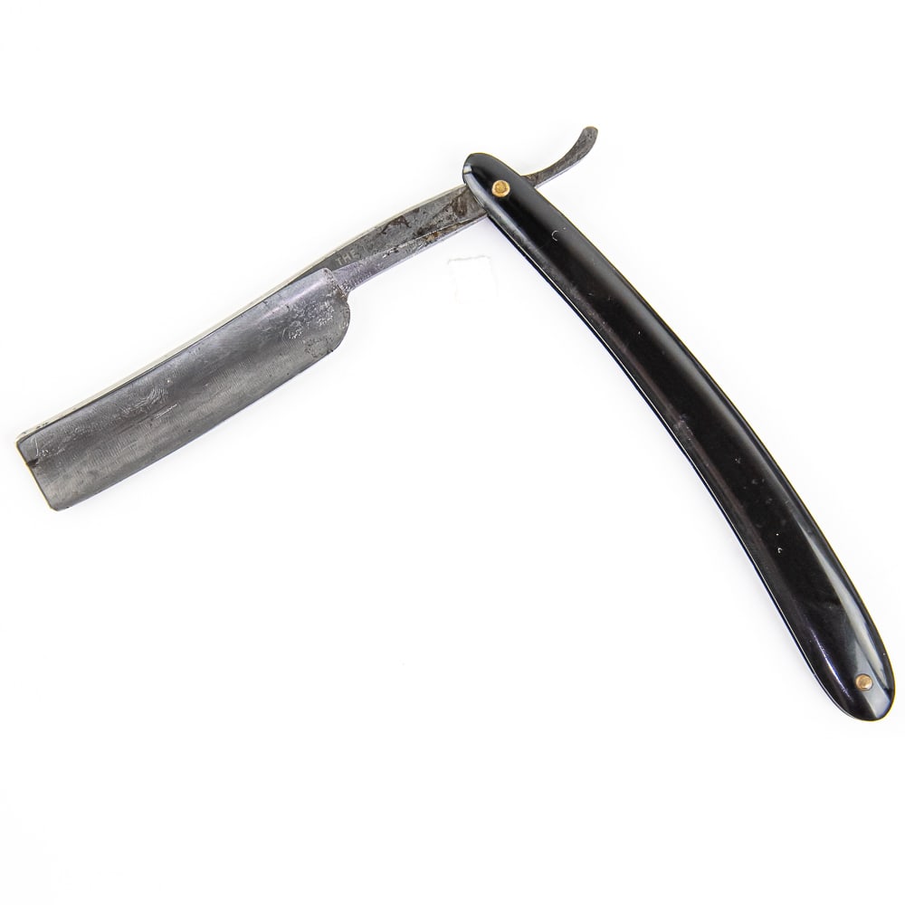 The Torrey Razor Co Straight Razor (1 of 3)