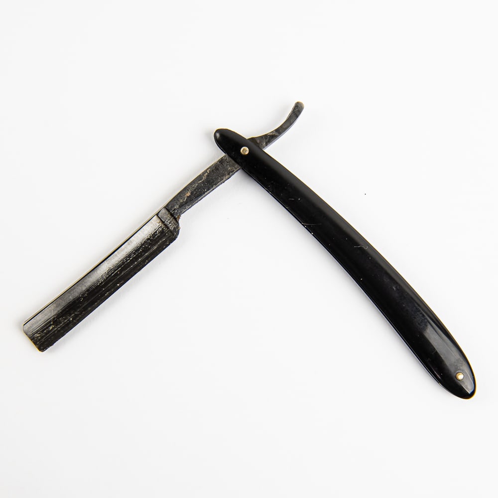 Simmons Hdwe Co Inc "Barbers Pet" Straight Razor (1 of 4)
