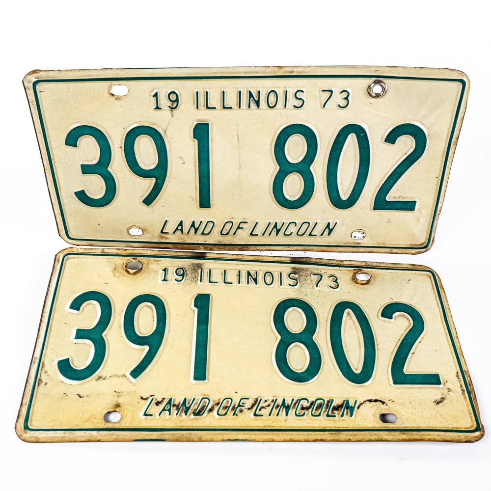 Illinois 1973 License Plate Set: 1973 Illinois license plate pair #391-802. Good overall condition with minor surface rust, bolt wear and discoloration marks. Perfect addition to your collection, please use photos to judge condition 