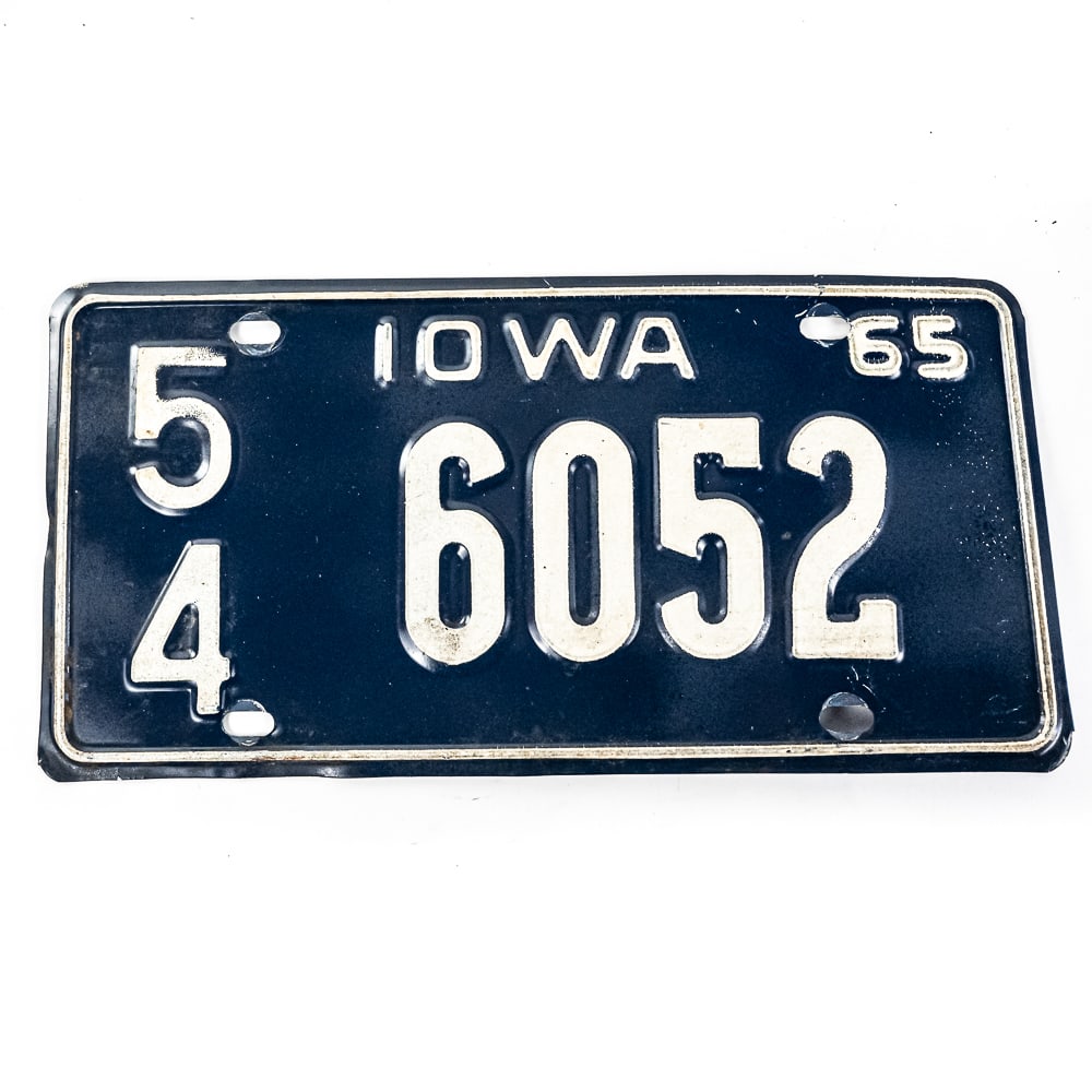 Iowa 1965 License Plate: 1965 Iowa license plate #6052. Very good overall condition with minor scuffs and discoloration. Perfect addition to your collection, please use photos to judge condition and bid accordingly.