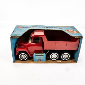 NIB ERTL IH Hydraulic Dump Truck #6849