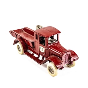 Arcade Cast Iron International Harvester Dumptruck