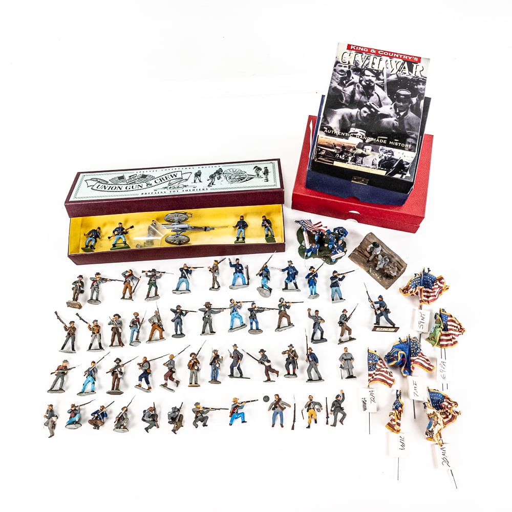 Big Civil War Shenandoah- Britains Toy Soldier Lot: 47 mostly Shenandoah figures, 2 multi-figure dioramas. Shenandoah loose 1 hat, 2 muskets and bayonet, 6 flag sets and one boxed Britains toy soldier "Union Gun & Crew set and 5 various unmatched empty
