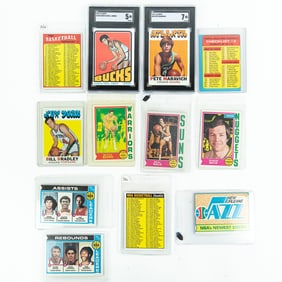 71-72 Topps #55 Maravich 72-73 Topps Jabbar SGC++
