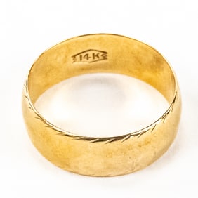 Men's Vintage 14k Yellow Gold Etched Wedding Band