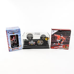 Chicago Blackhawk Auto Puck Display Kane ShawHossa