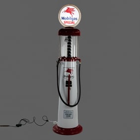 Wayne 5 Gal Visible Gas Pump. "Mobil Oil" Cut Ver.