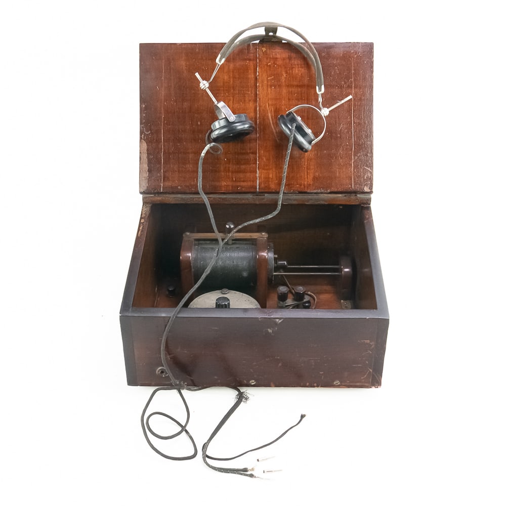 Vintage Crystal Radio Receiver Set (1 of 9)