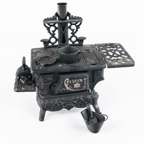 Child's Victorian CRESCENT Cast Iron Cook Stove
