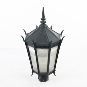 Gothic Chicago Street Lamp Top
