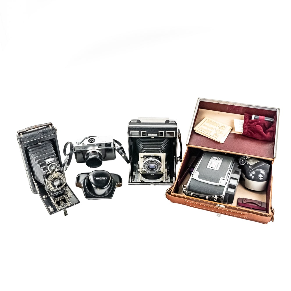 4 Misc. Cameras & Accessories Kodak, Polaroid... (1 of 13)