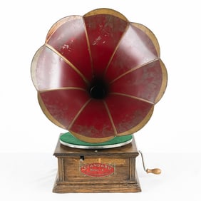 Standard Talking Machine Model A Disc Horn Phono