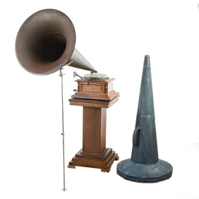 Zonophone Grand Opera Disc Horn Phonograph
