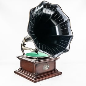 Victor VV-IV Disc Horn Phonograph