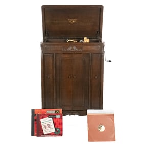 Victrola VV 8-12 Upright Phonograph