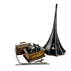 Edison Standard Model A Cyl Phono w/Horn Support