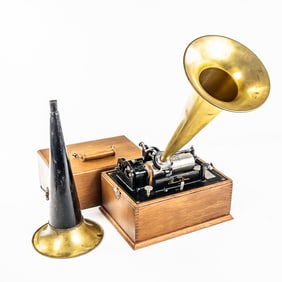 Edison Two Latch Suitcase Standard Cyl Phonograph