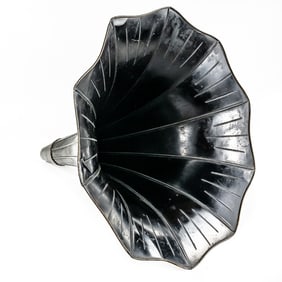 Victor Phonograph Black Morning Glory Horn