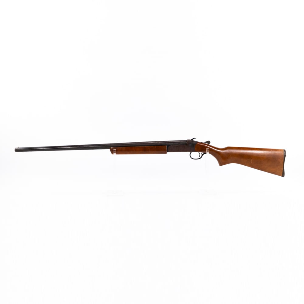 Winchester 370 20g 28" F Shotgun (C) C397121: Winchester 370 20g 28" F Shotgun in good condition with wear and oxidation. Lock up is tight. The bore is shiny. C&R Eligible S/N:C397121