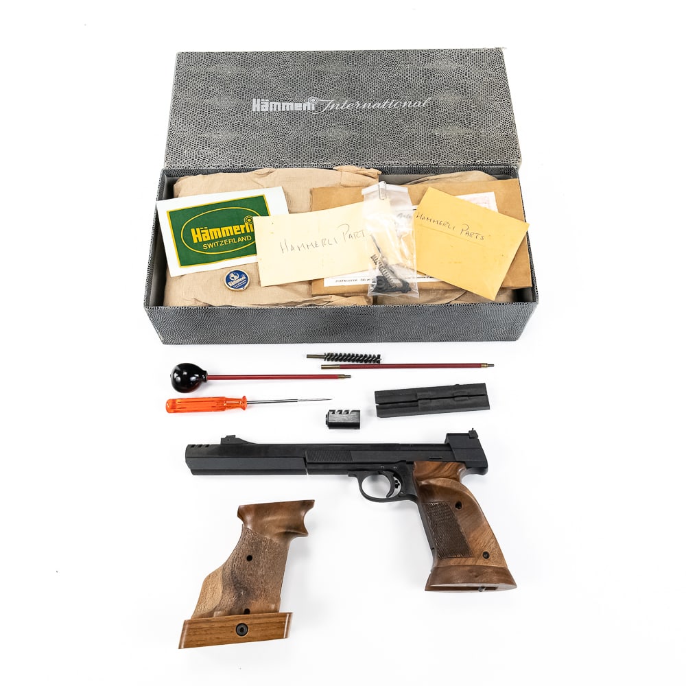 Hammerli American .22lr Pistol 22916: Hammerli American .22lr Pistol in excellent condition. The bore is bright. Comes with 2x sets of grips, extra heavy barrel weight +++ Beautiful target pistol. S/N:22916