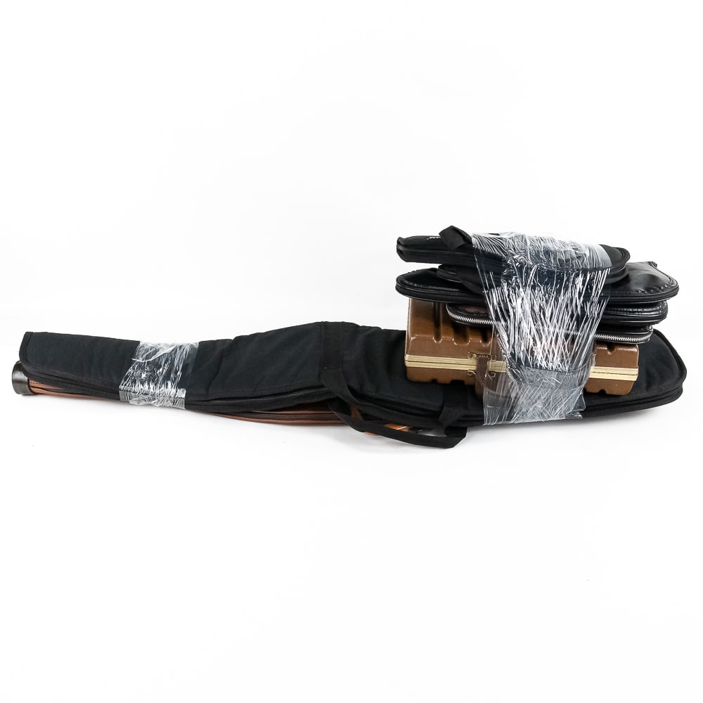 Gun Cases: Gun Cases: 4x Soft pistol cases, 1x Hard double pistol case, 2x 44" scoped rifle case (1x Suede)