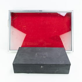 2 Display cases