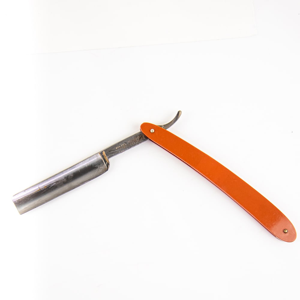 Unknown Mfg. "The Jewel" Straight Razor (1 of 3)