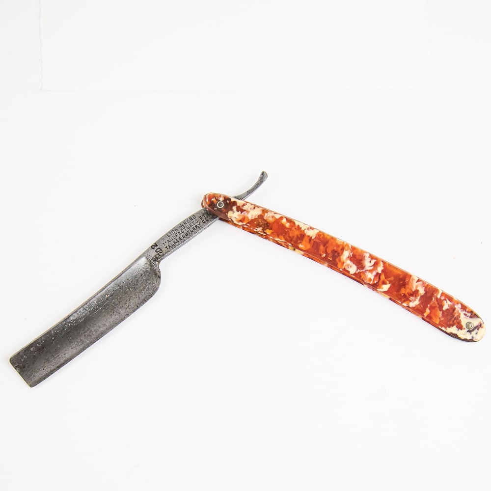 Lion Brand 702 Yankee Cutlery Co. Straight Razor (1 of 4)