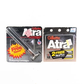 (2) Gillette Atra Razor and Blades