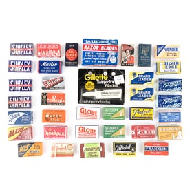 (36) Assorted Vintage Razor Blade Packages