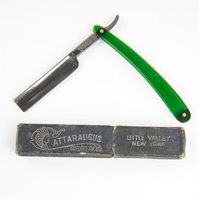 Cattaraugus Cut Co Green Lizard Razor w/ Box