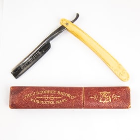 J. R. Torrey Razor Co. Razor w/ Orig. Box