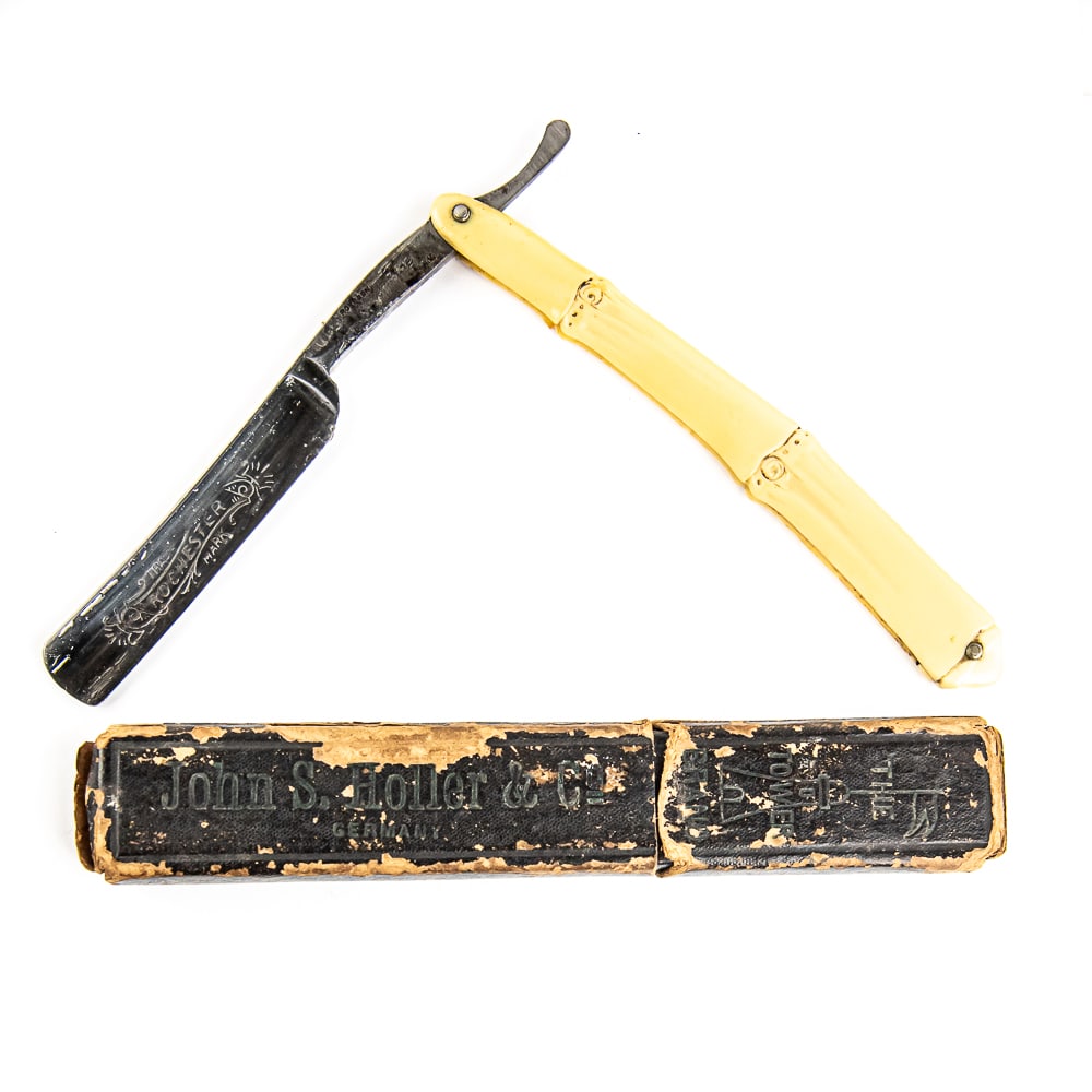 Robeson ShurEdge Razor w/ Unorig. Box: Vintage Straight Razor by Robeson, with celluloid bamboo-style scales. The face reads "Rochester Trademark", Tang reads "Robeson ShurEdge", and reverse reads "2513". Tang does exhibit light tarnish an
