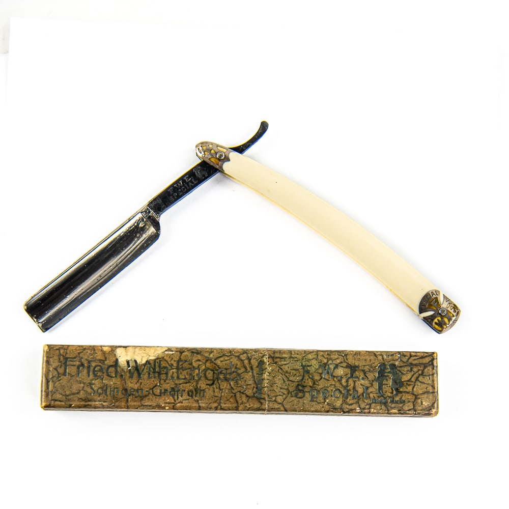 F.W. Engels F.W.E. Special Razor w/ Orig. Box (1 of 5)